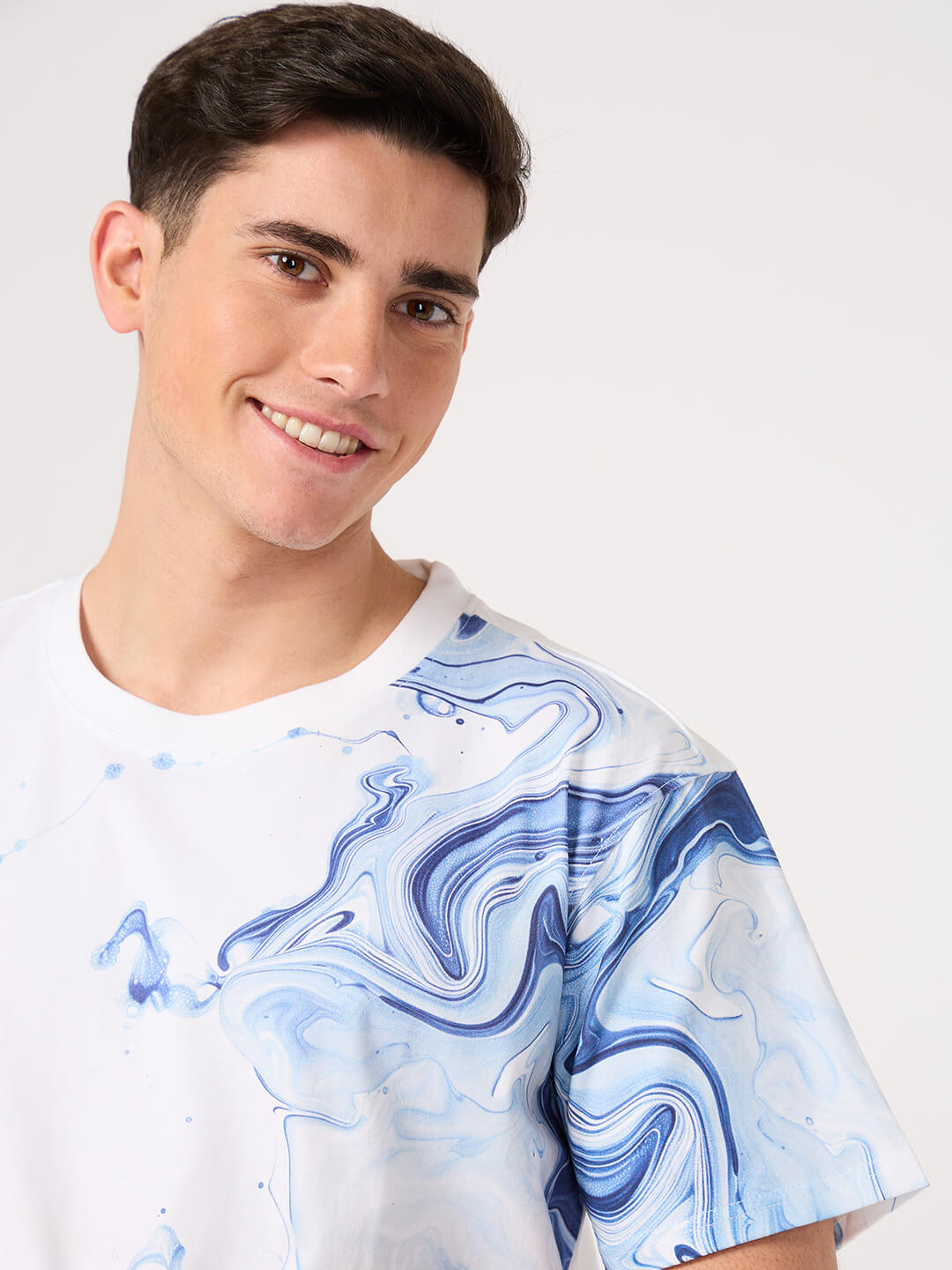 man wearing white printed t shirt